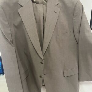 Covington Men's Brown Suit